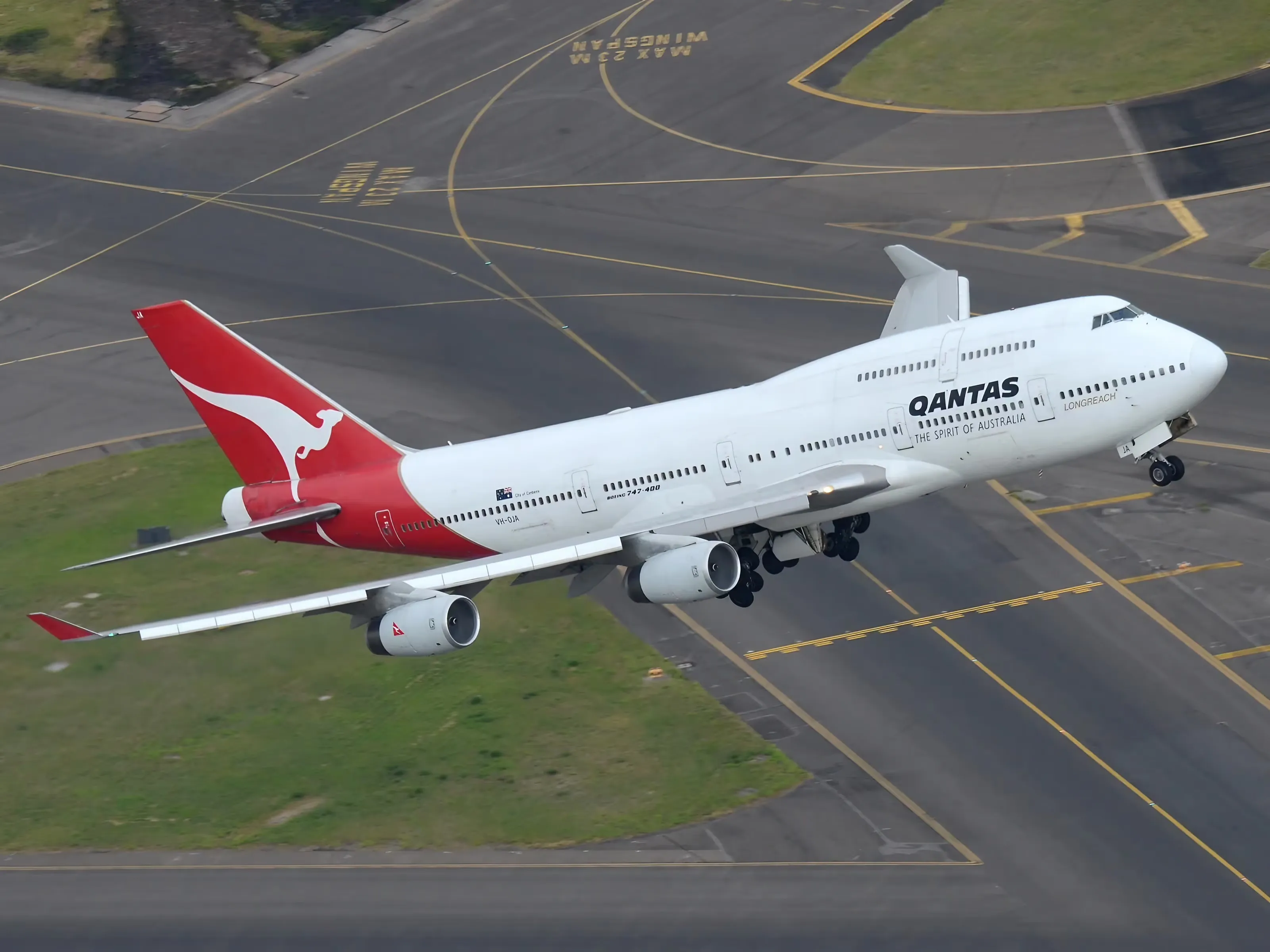 8/17/1989: Qantas Operates Longest Nonstop Delivery